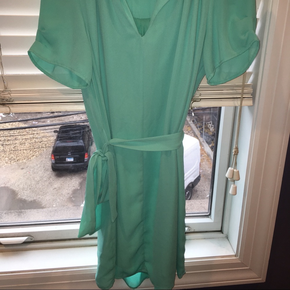 Turquoise tunic. - Picture 2 of 2