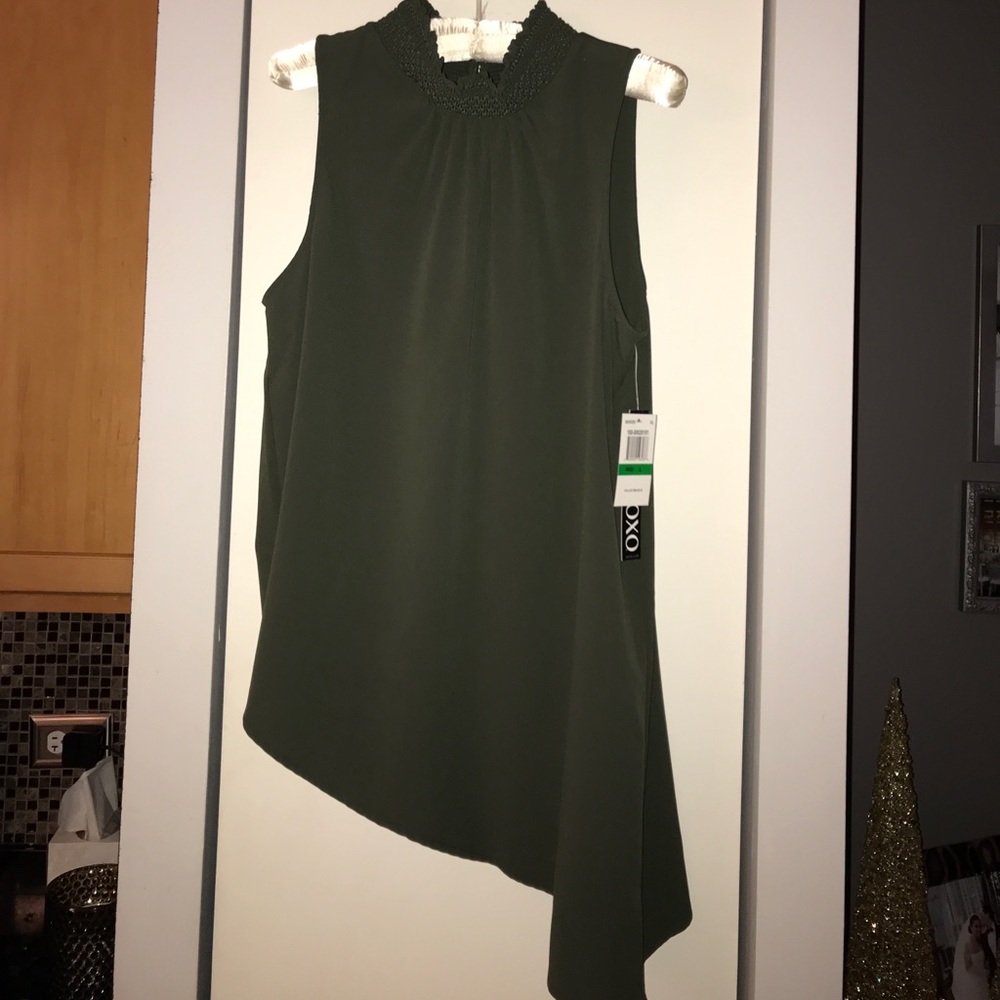 Brand New!! XOXO Dark green dressy top, sleeveless