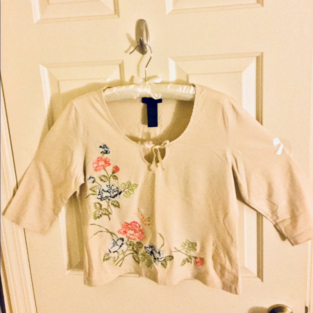 ❤️The limited T-shirt flower design