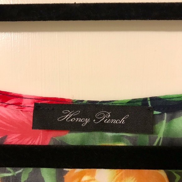 Floral Printed Romper - Picture 4 of 4