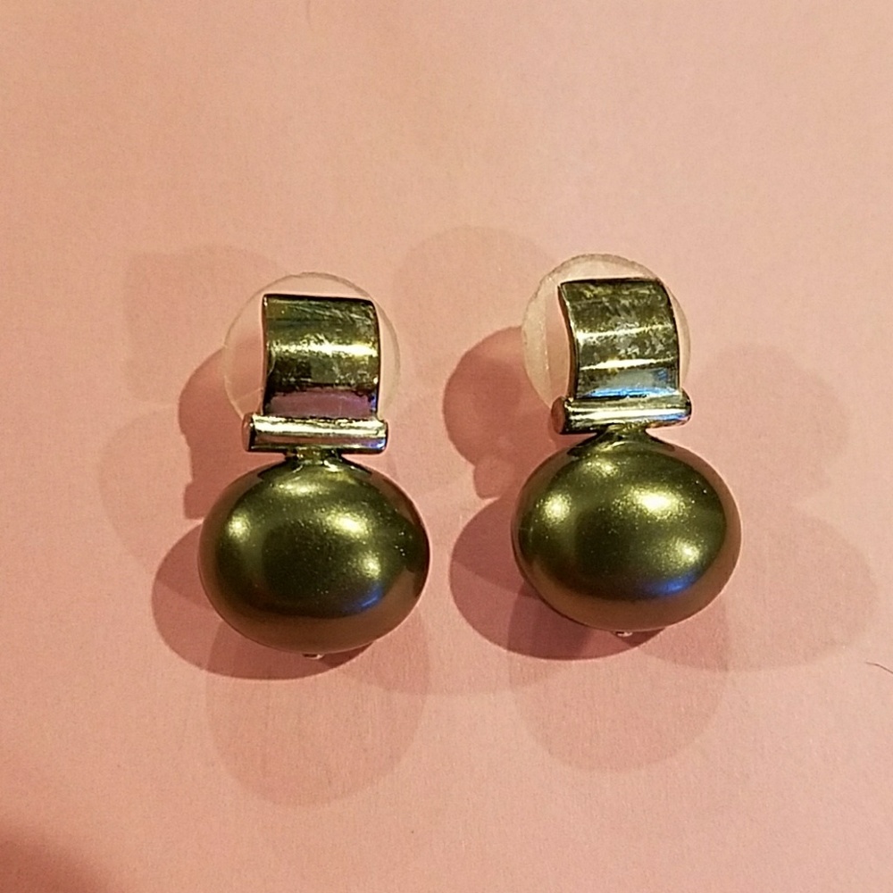 Silver and pearl earrings
