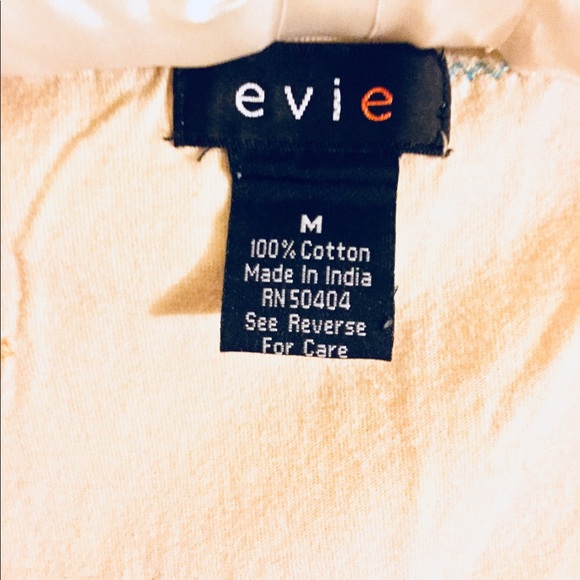 Cream top with embroidery size m - Picture 3 of 3