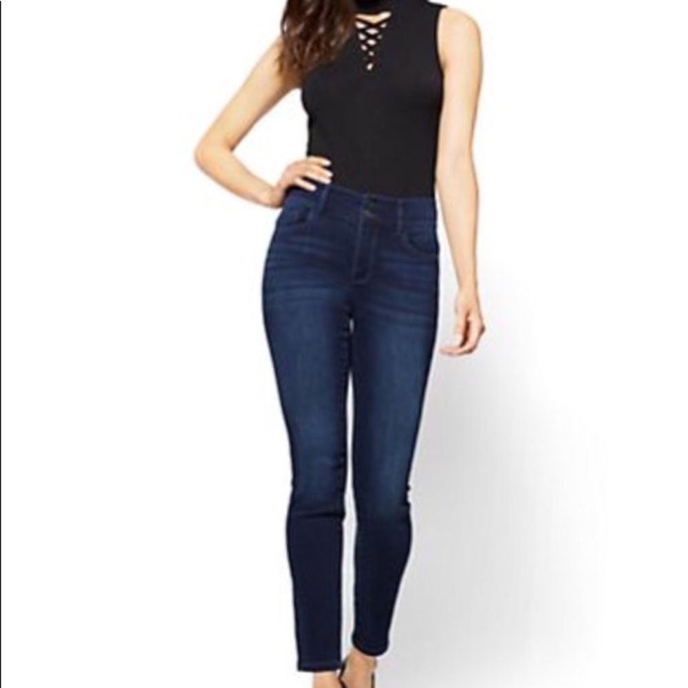 ❗️NEW❗️ lace-up black bodysuit - Picture 2 of 6