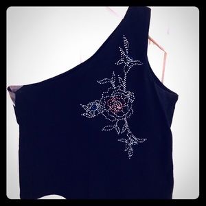 🖤Black one shoulder shirt with flower design