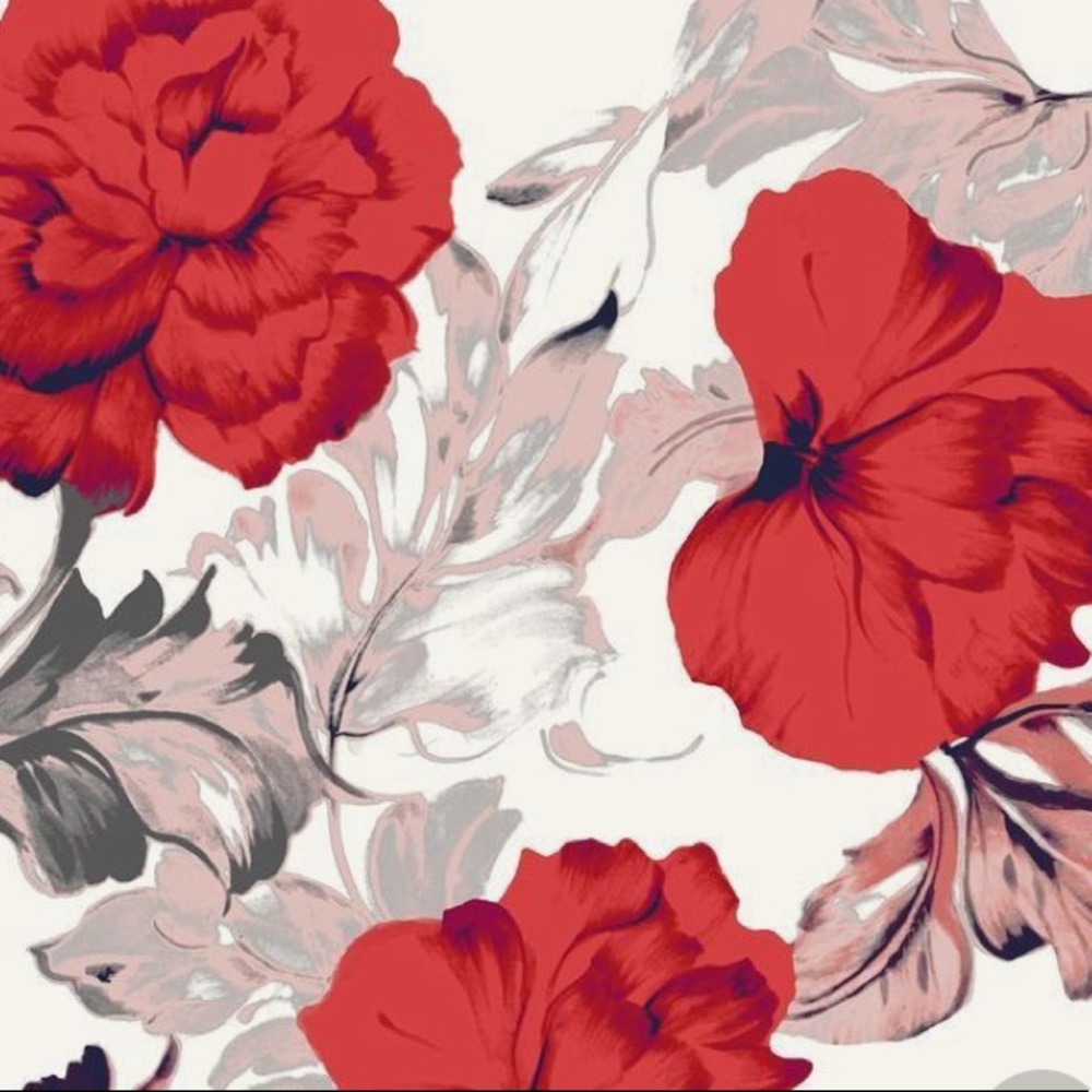 Gladly accepting reasonable offers!🖤