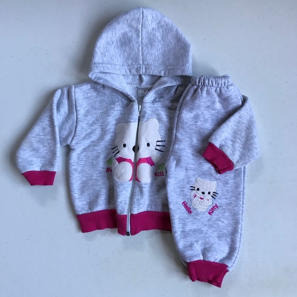 8-piece Girl’s set (18M) - Picture 3 of 8