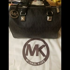 Michael Kors Large Grayson Signature Black Satchel
