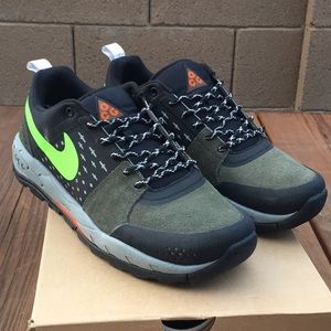 Nike Adler Low - 9.5 - Blk/dk green/lime