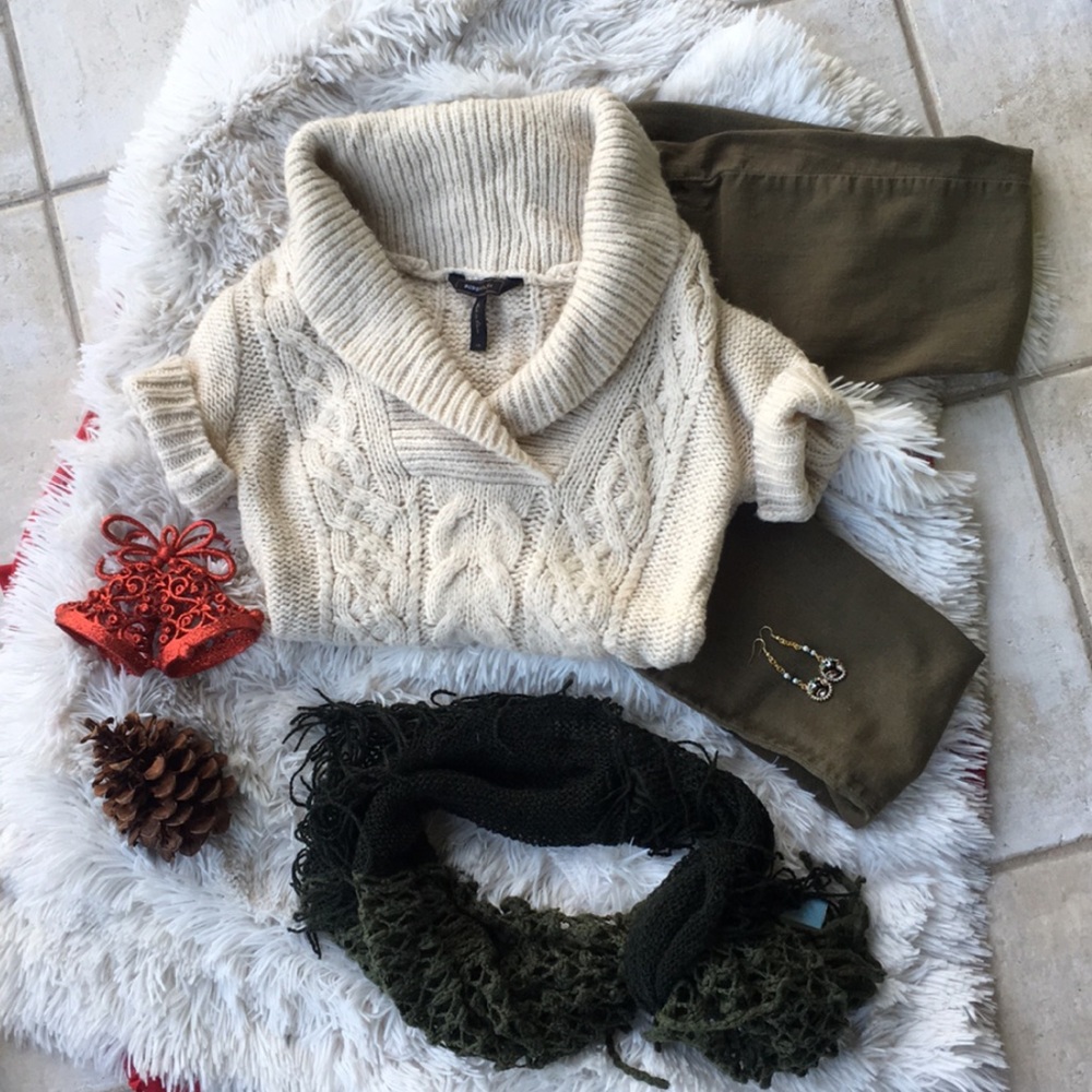• Sale BCBG Max Azria Wool Cable Knit Sweater CCO