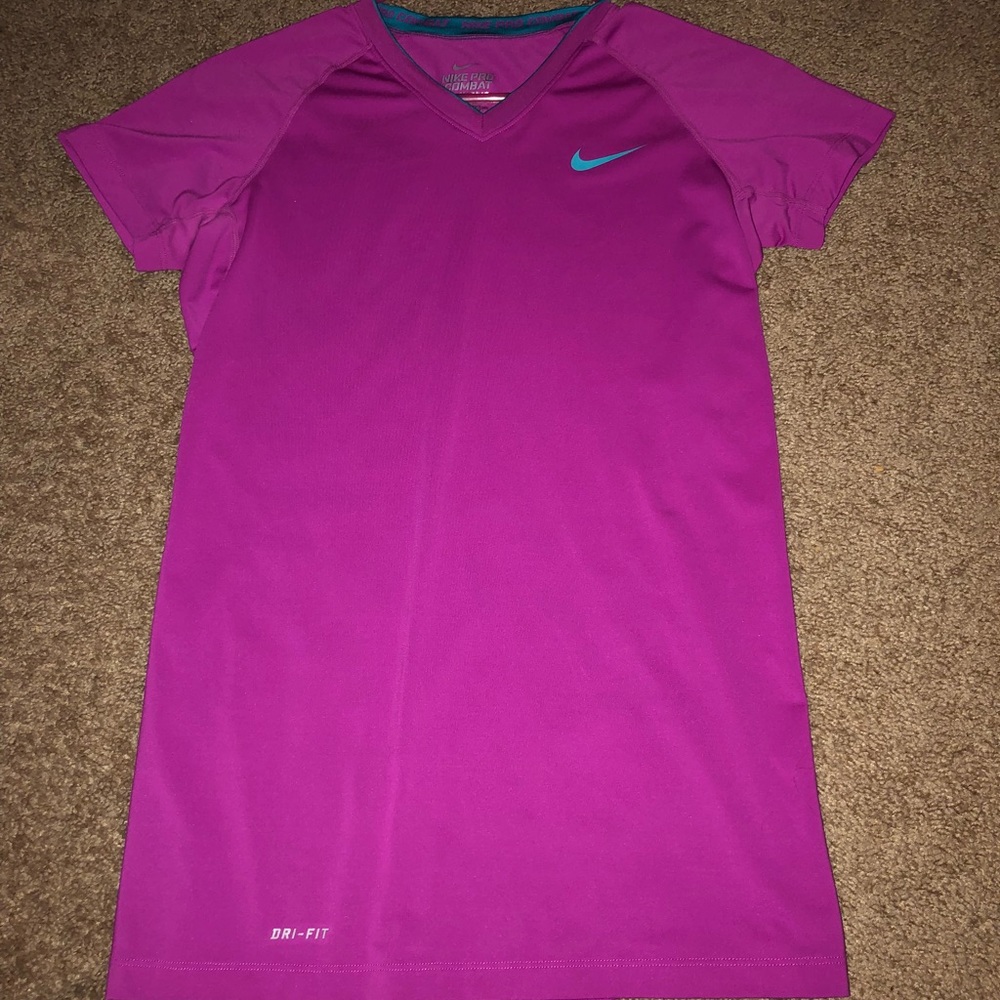 Nike drifit workout top