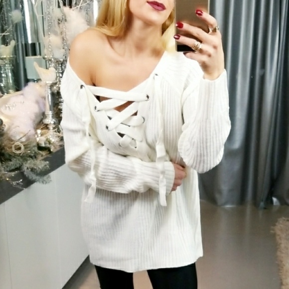 CREAM LACE-UP DEATILED OVERSIZED SWEATER - Picture 2 of 4