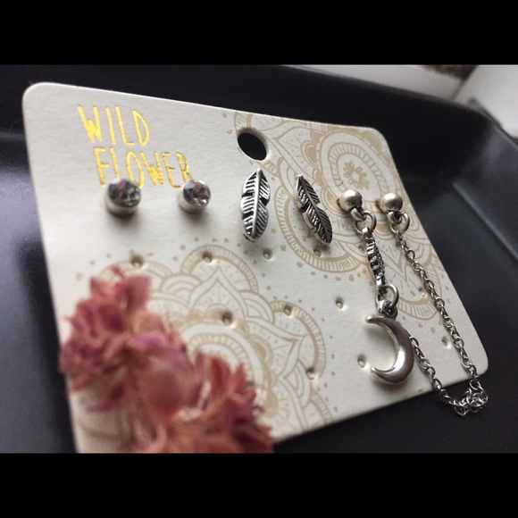 Earrings - Picture 2 of 3