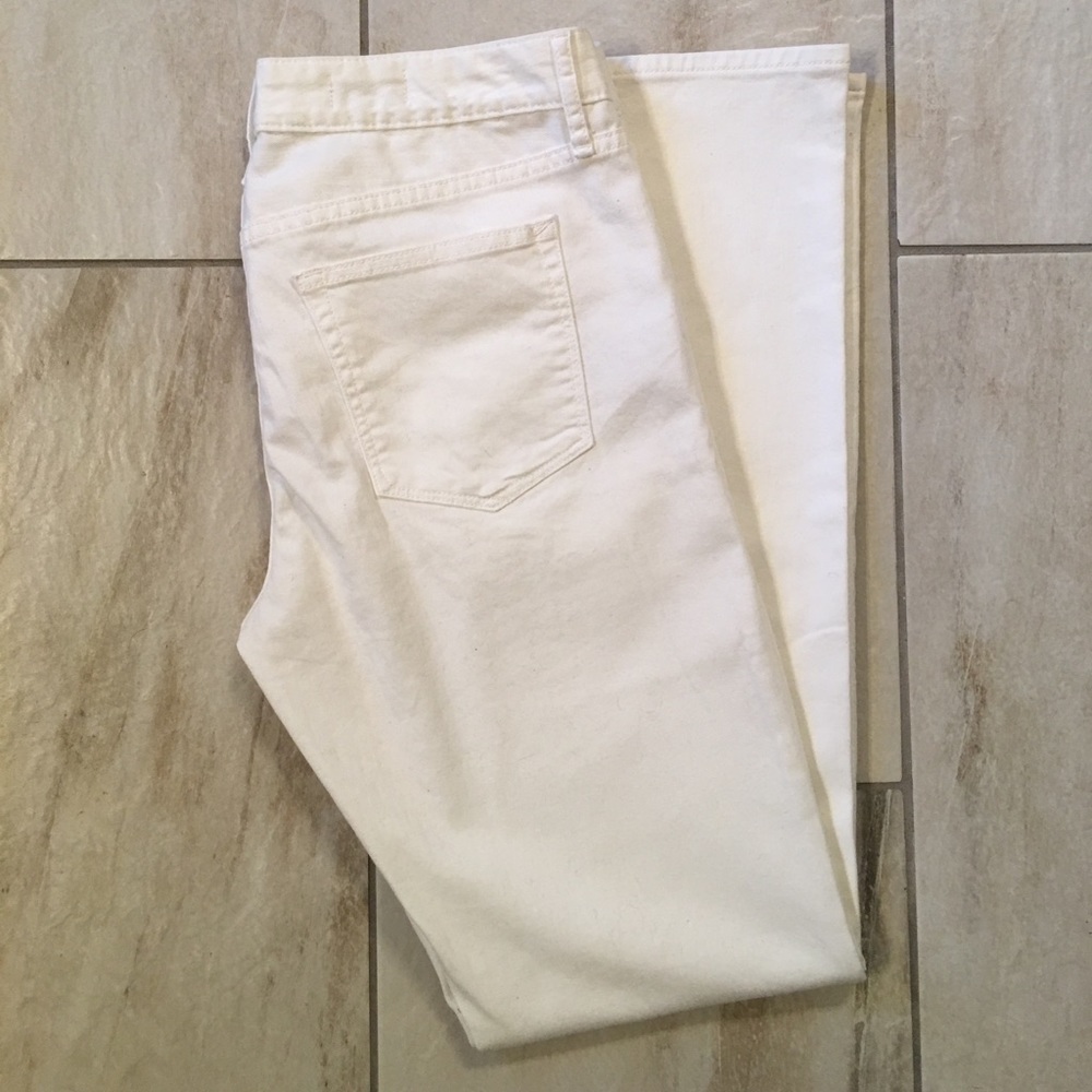 Gap Perfect Bootcut Pure White Jeans Size 30r