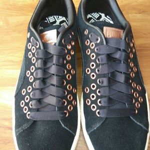 Women's Pumas size 7 -New With Box-NWOT