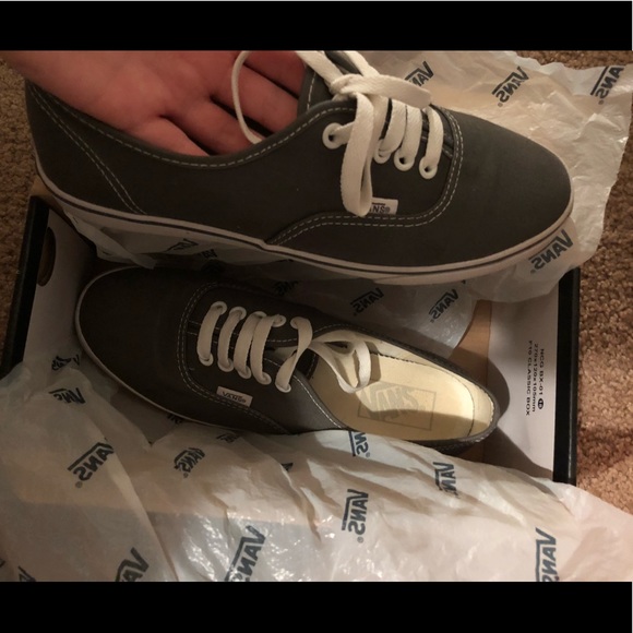 Vans - Picture 2 of 2