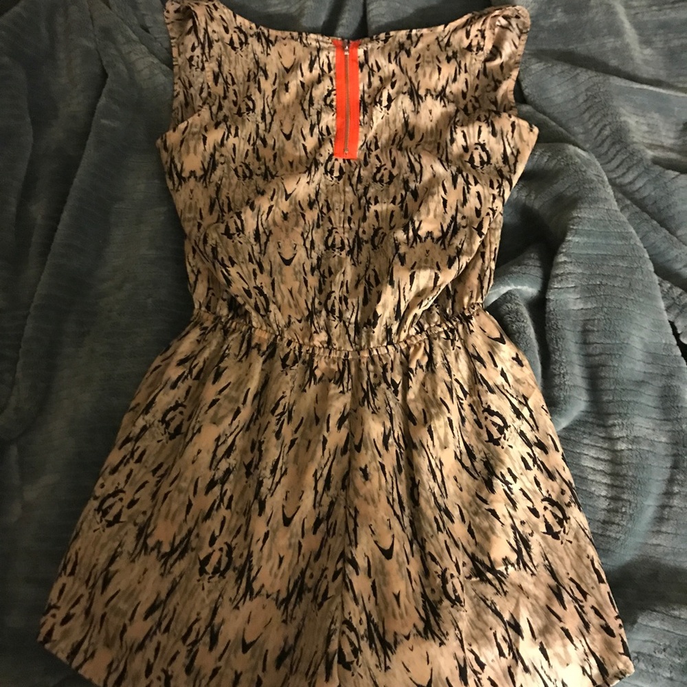 Romper - Picture 1 of 4