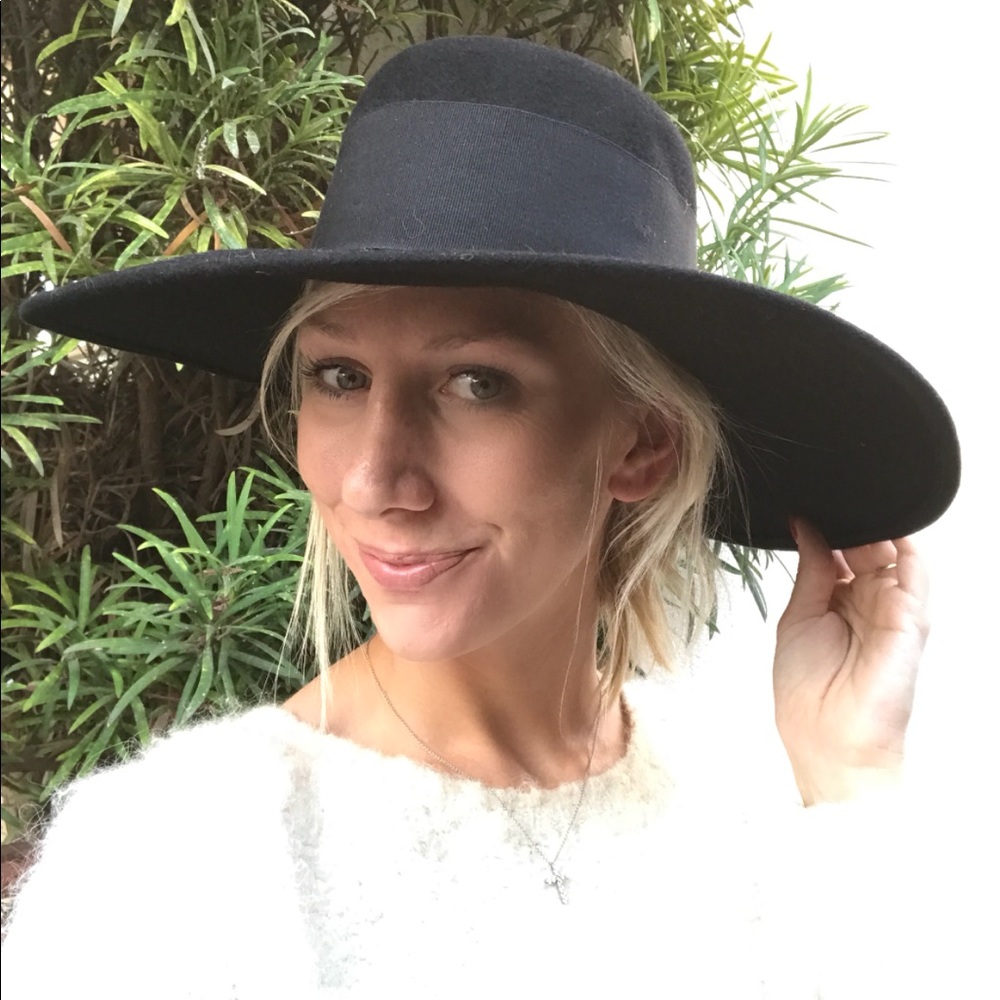 Wide Brim Black Hat with Bow