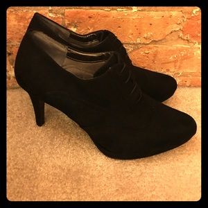Faux Suede Oxford Pump with Foam Insole