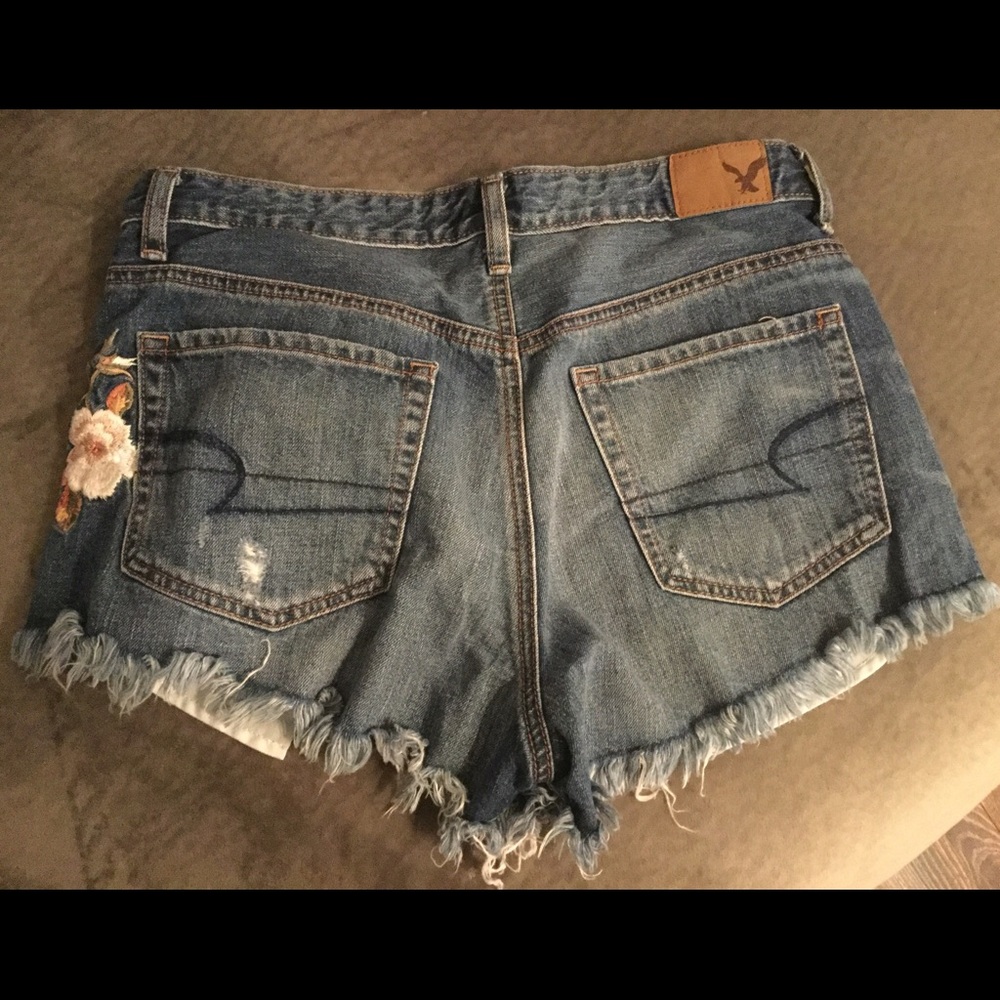 SOLD: American Eagle Festival shorts - Picture 3 of 4