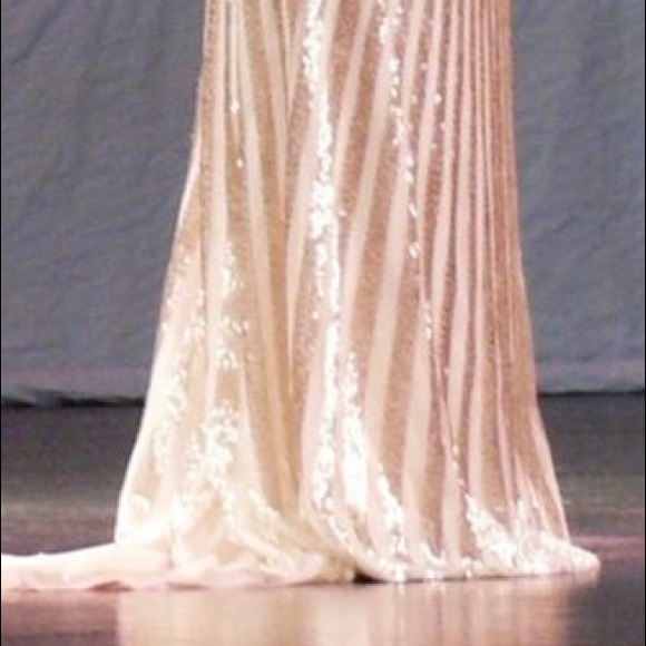 Tony Bowls Couture Gown - Picture 2 of 4