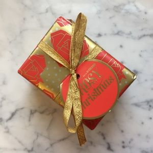 NIB Rosy Christmas Lush Box