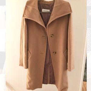 Elegant Max Mara winter coat - tan / wool