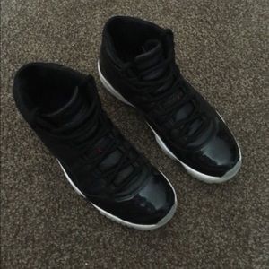 Jordan Retro 11.  72-10