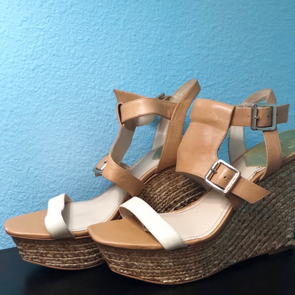 Tan Vince Camino buckle leather wedge, size 10
