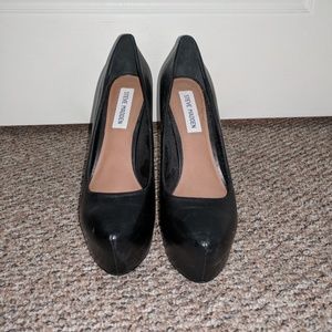 Steve Madden Dejavu Platform Pumps