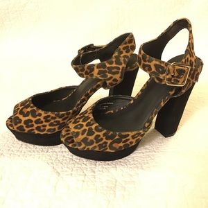 NWOB 7.5 Mossimo Platform Cheetah Print Pumps