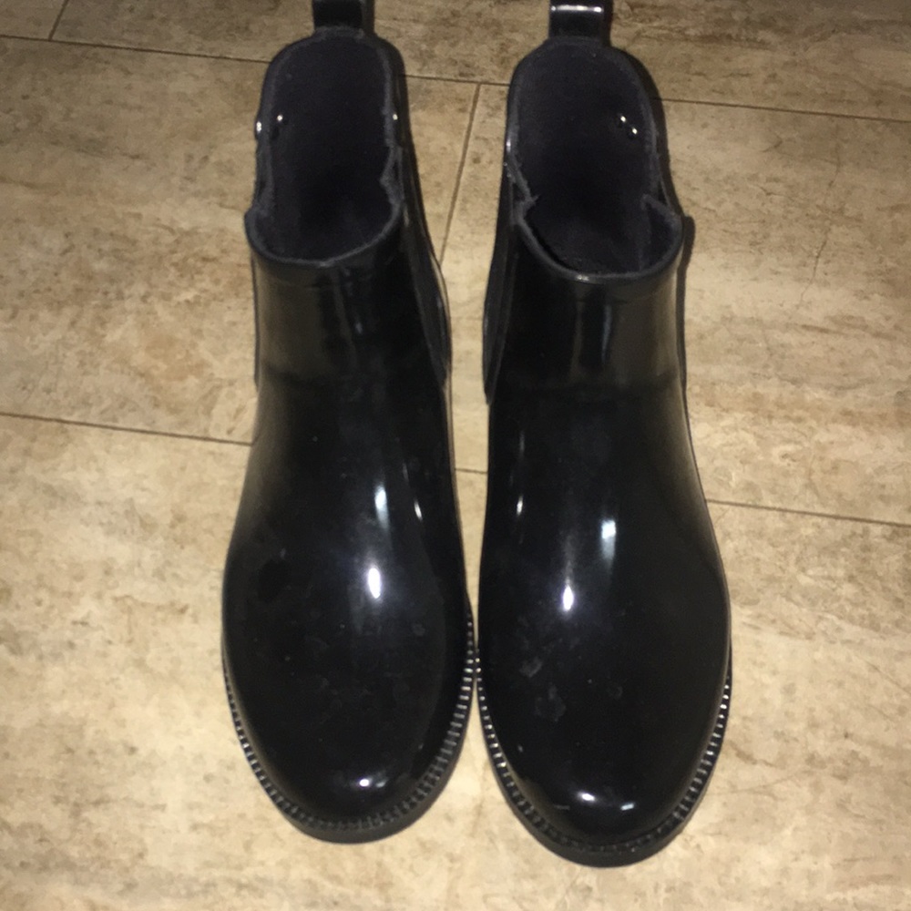 ❗️SOLD❗️Michael Kors Rain Booties!!