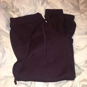 MAROON SWEATS