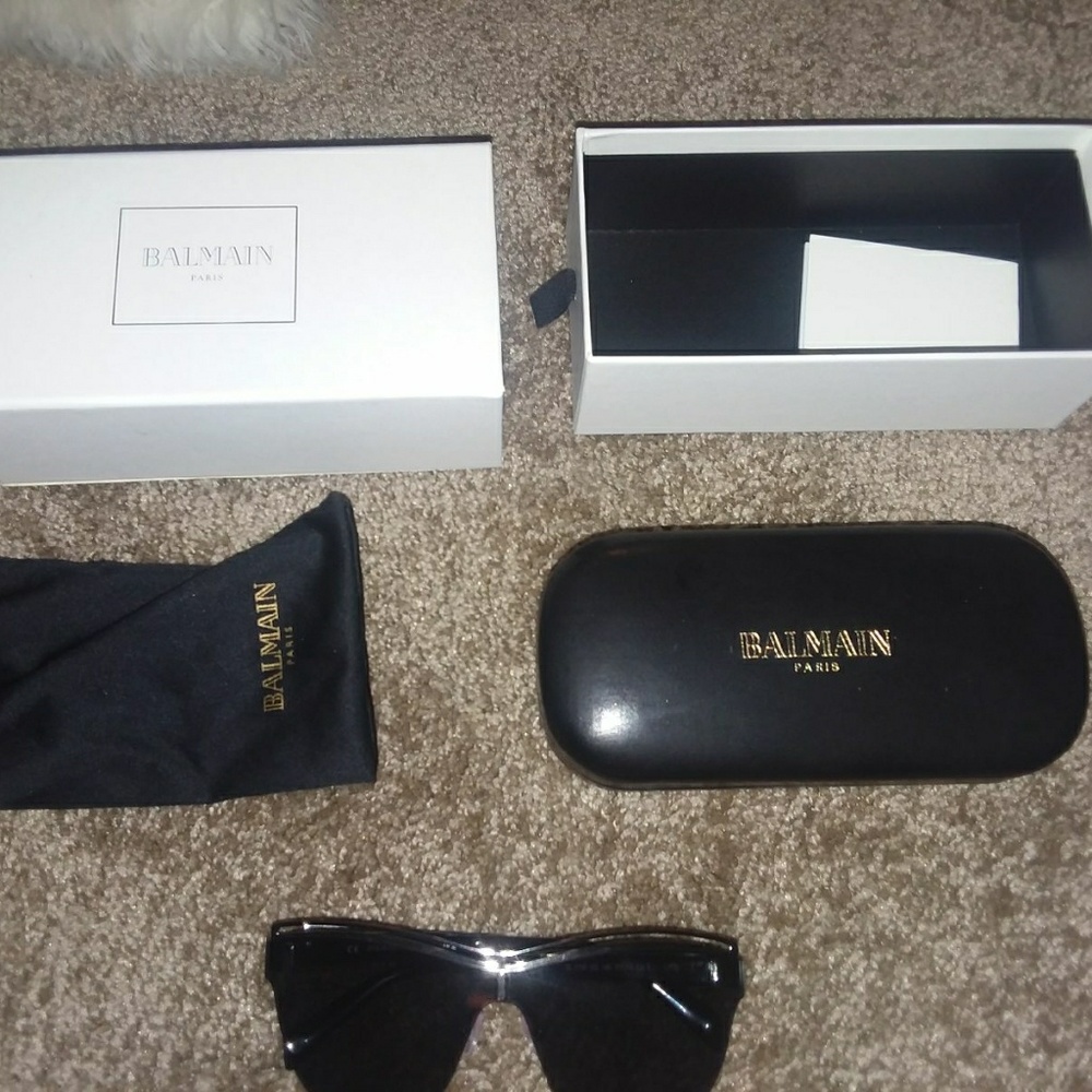 Balmain glasses