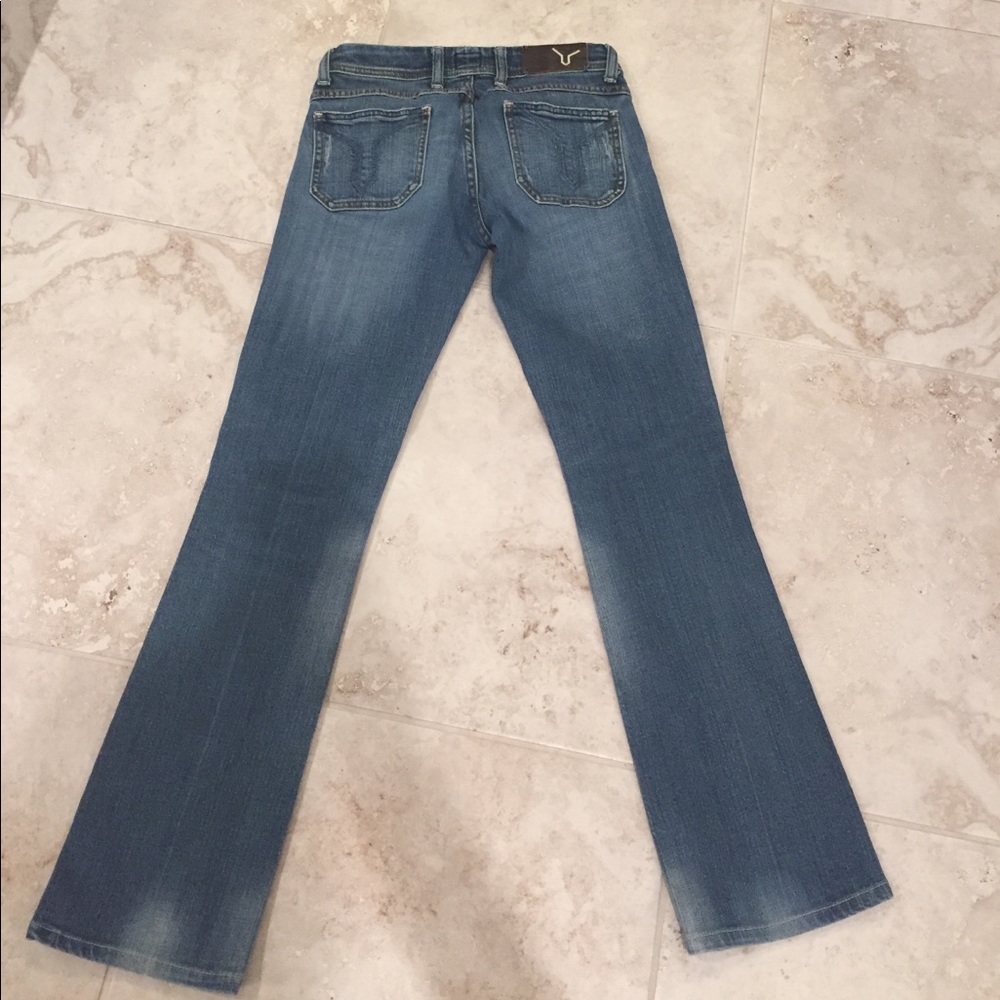 Vigoss worm looking jeans