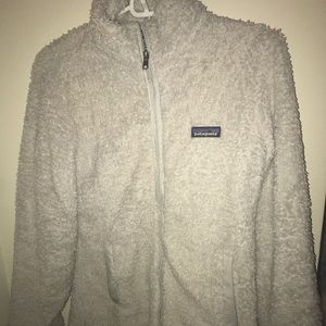 Fluffy gray Patagonia Los Gatos zip up jacket