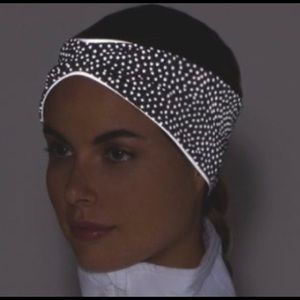 Lululemon run with me ear warmer NWT reflective