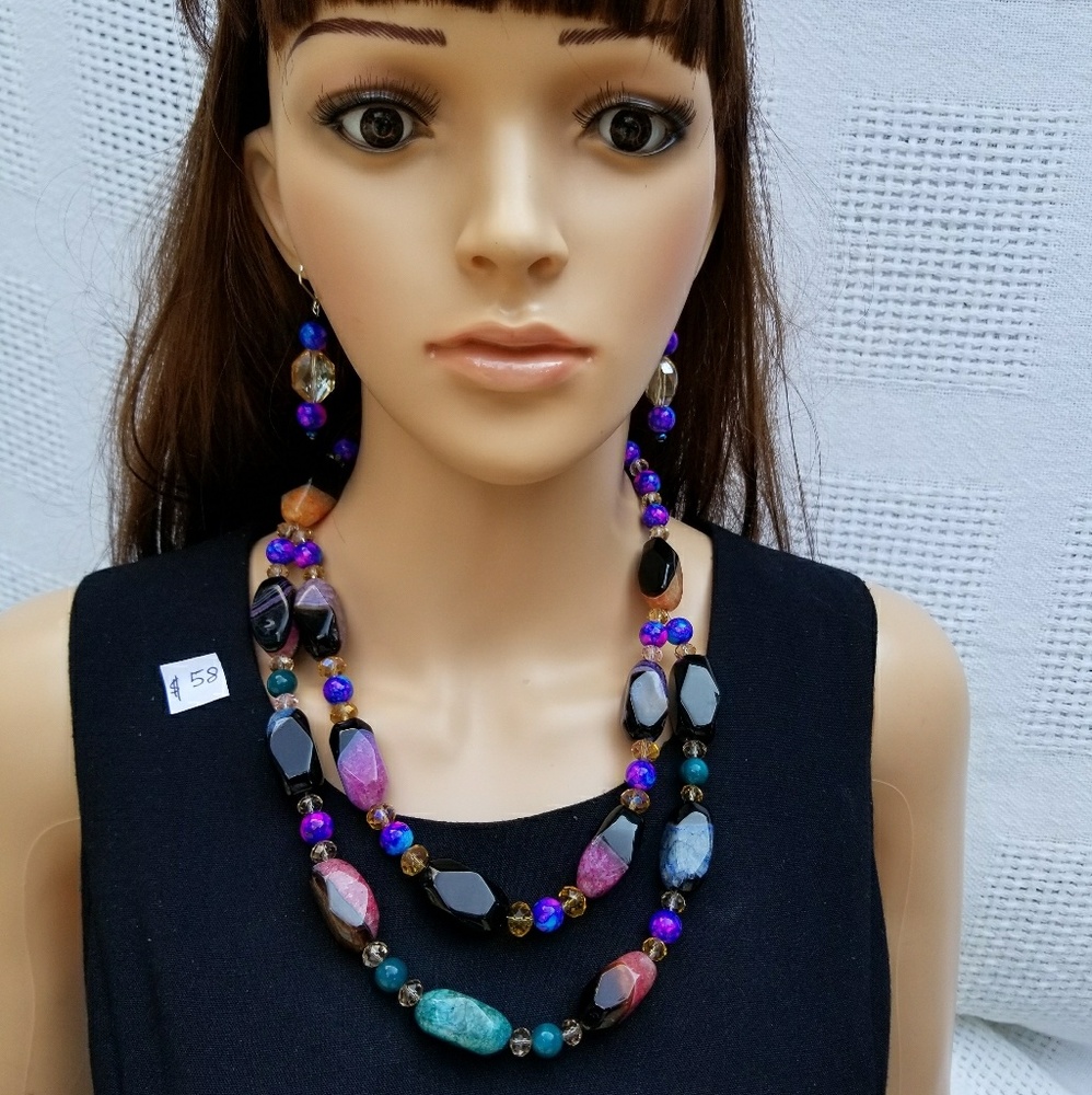 Necklace set.