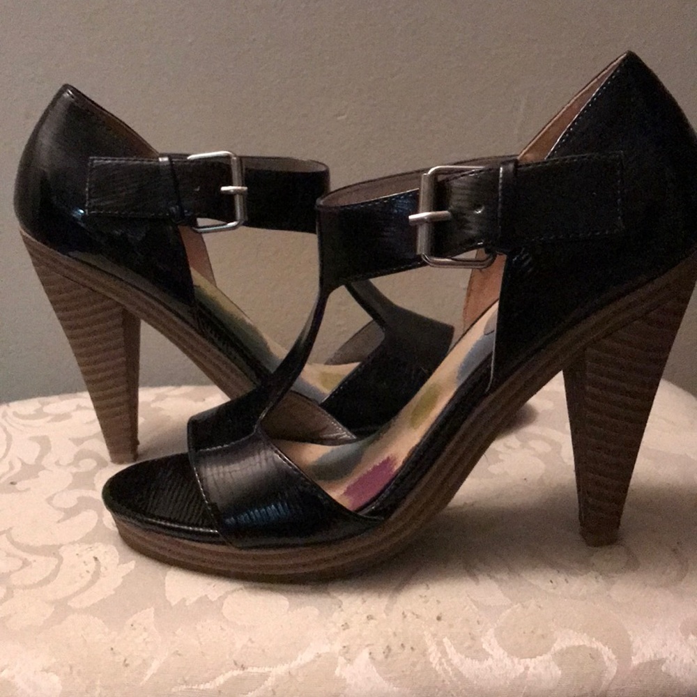 High heels - Picture 2 of 3
