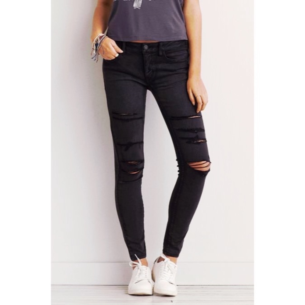 American Eagle ripped up lightly worn jeans!