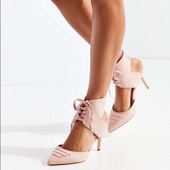 LAST ONE Urban Outfitters • Skylar Lace Up Heel - Picture 2 of 6