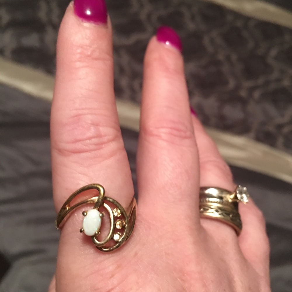 💫💥STUNNING REAL OPAL AND GP SWIRL RING💥💫