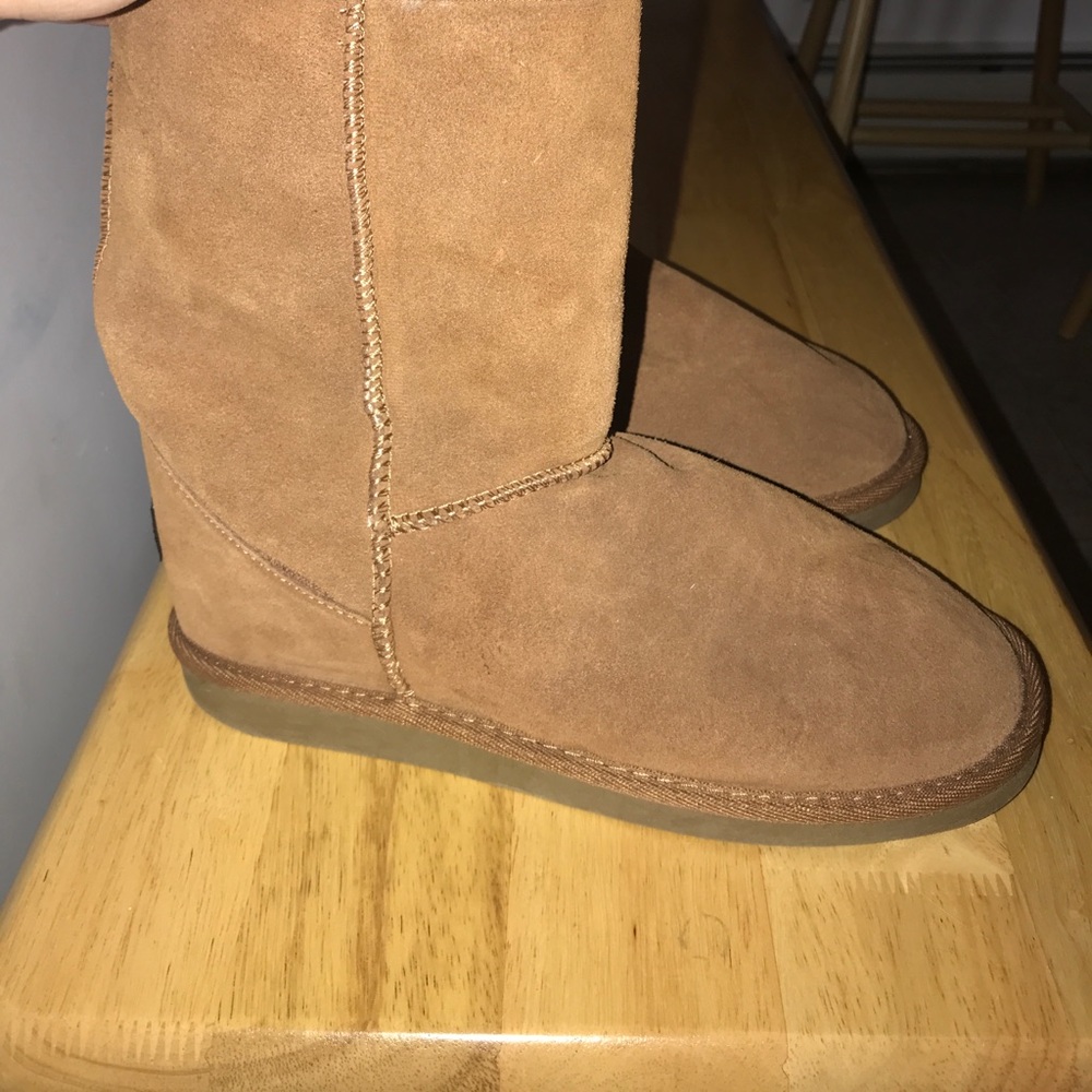 Ugg style boots