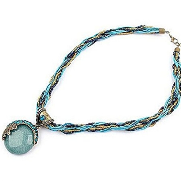 NWT! TREDNY CUTE NECKLACE! ❤️ - Picture 3 of 4