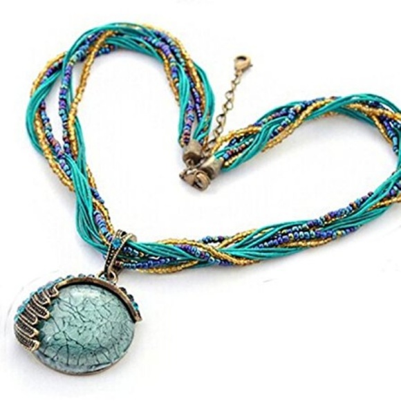 NWT! TREDNY CUTE NECKLACE! ❤️ - Picture 2 of 4