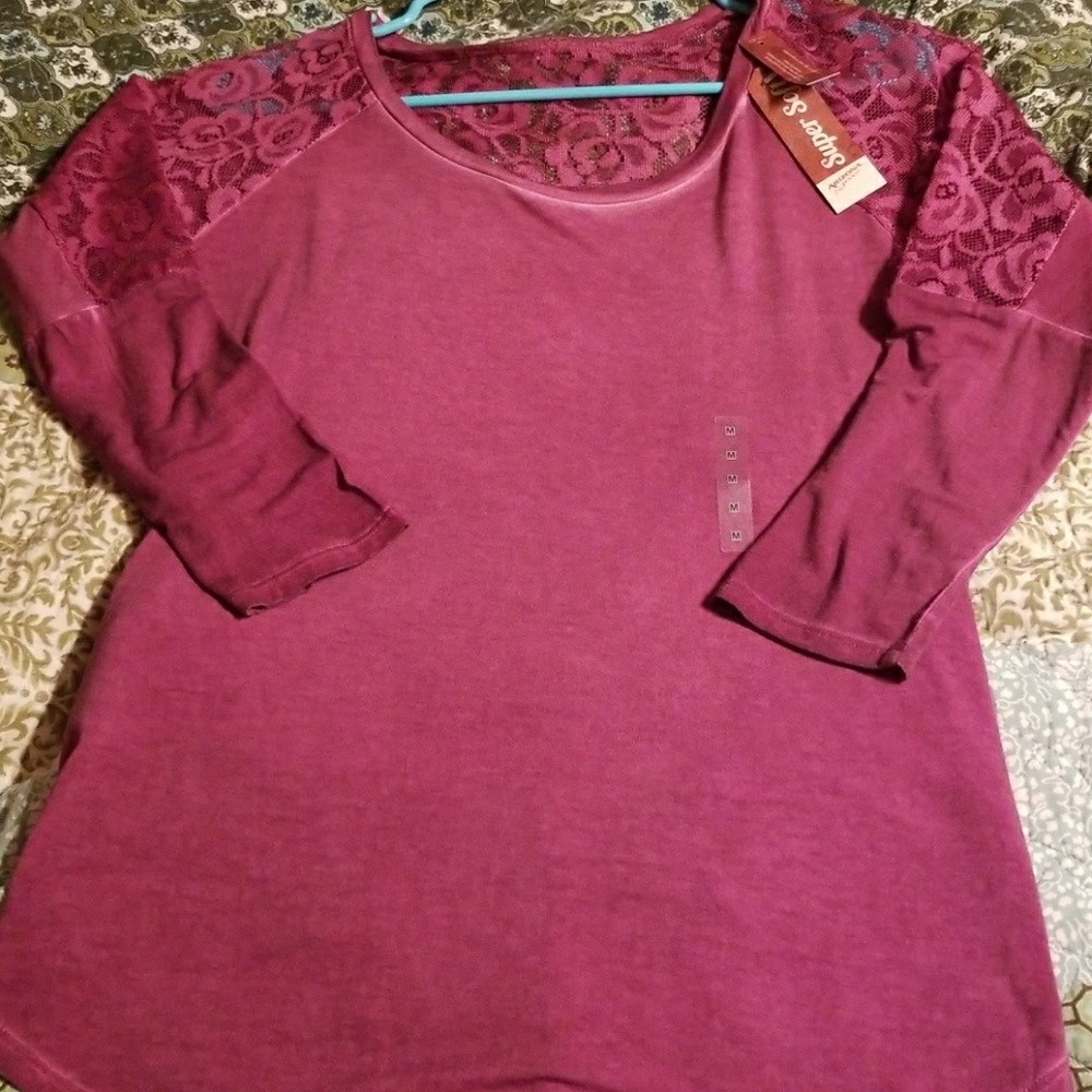 Super soft long sleeve t -shirt w lace detail