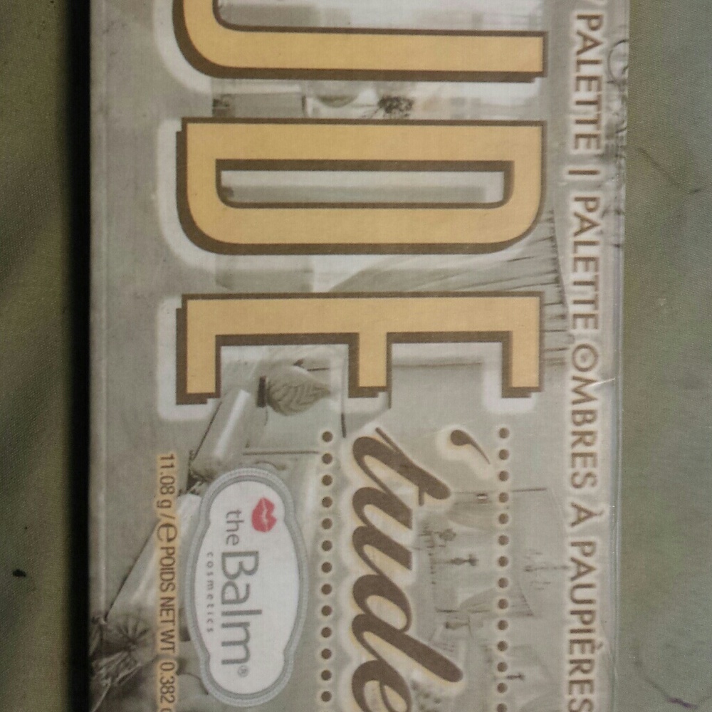 The balm nude tude palette