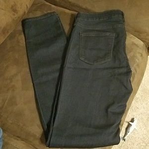 Just Balck skinny jeans size 32 stretchy