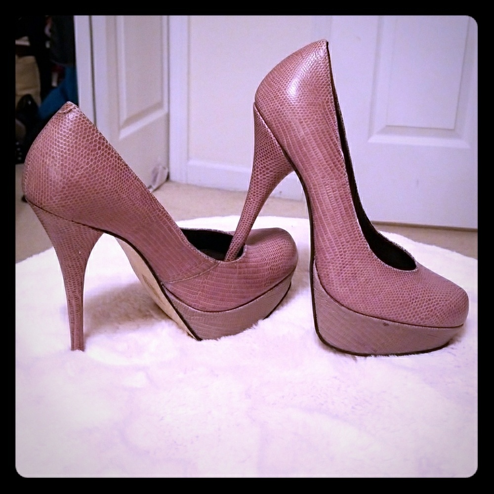 Aldo faux snakeskin leather pumps