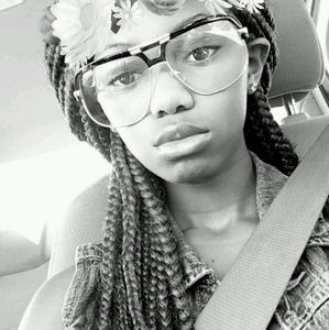 Meet your Posher, Kendrah