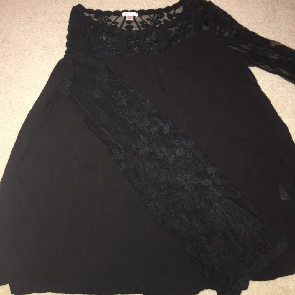Black mesh sleeve top